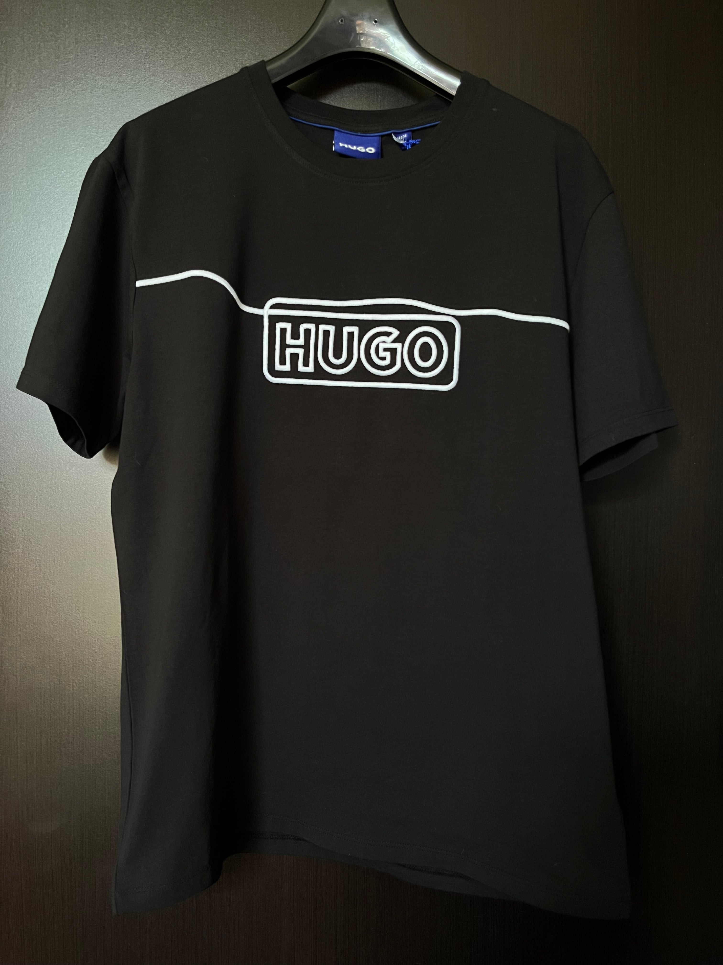 Playera Hugo bordado
