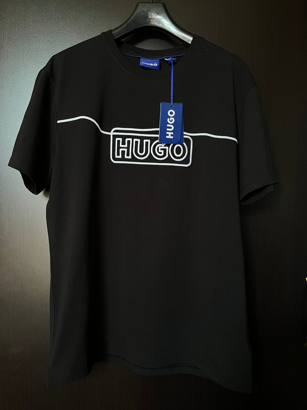 Playera Hugo bordado