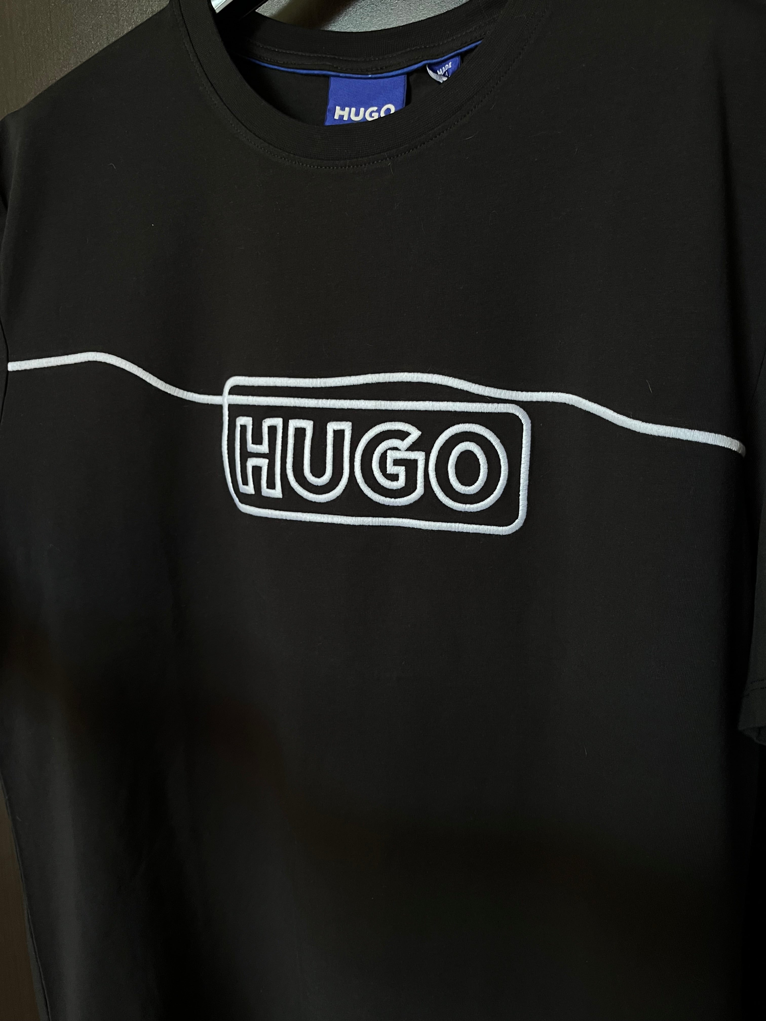 Playera Hugo bordado
