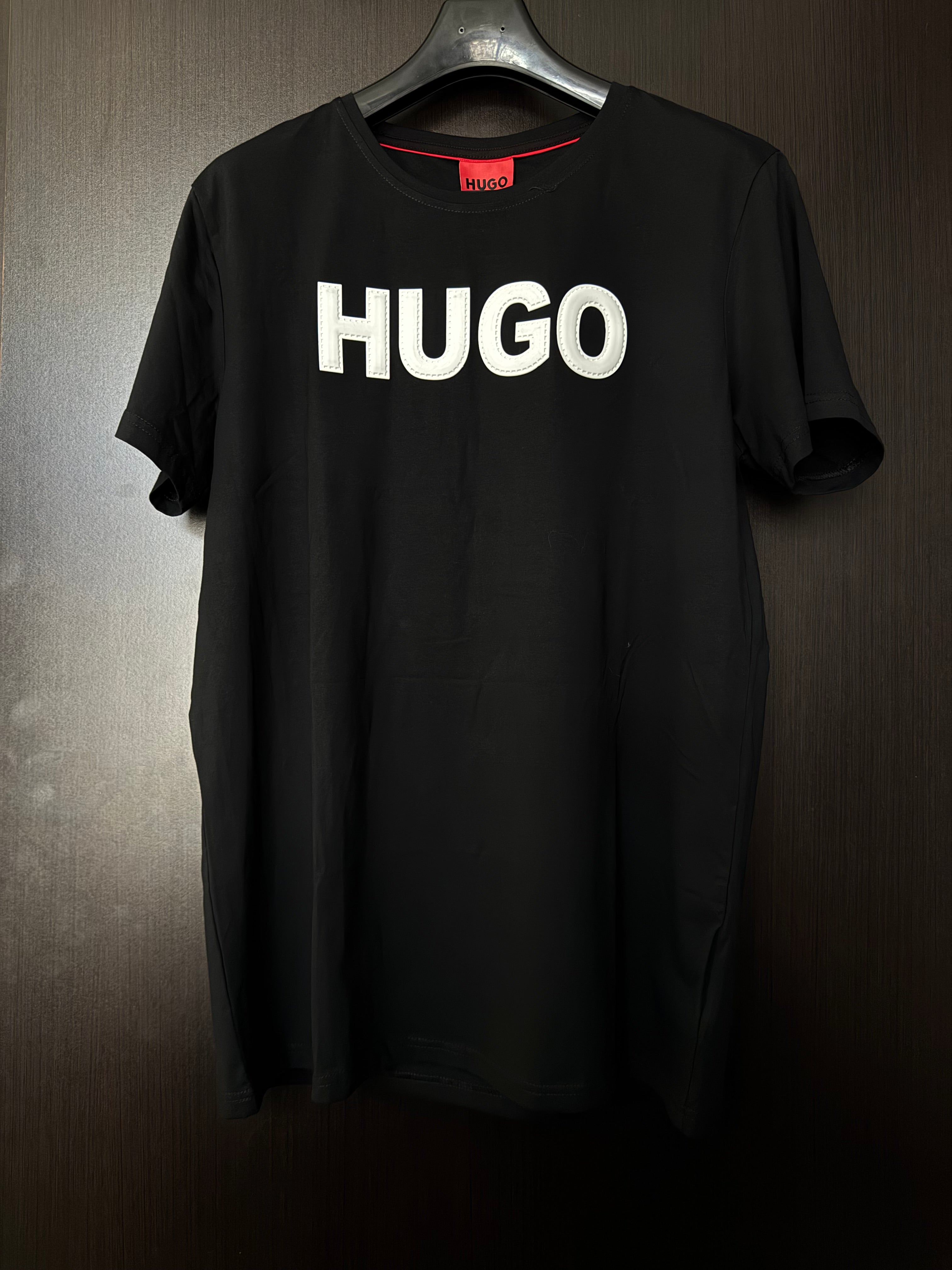Playera Hugo estampado