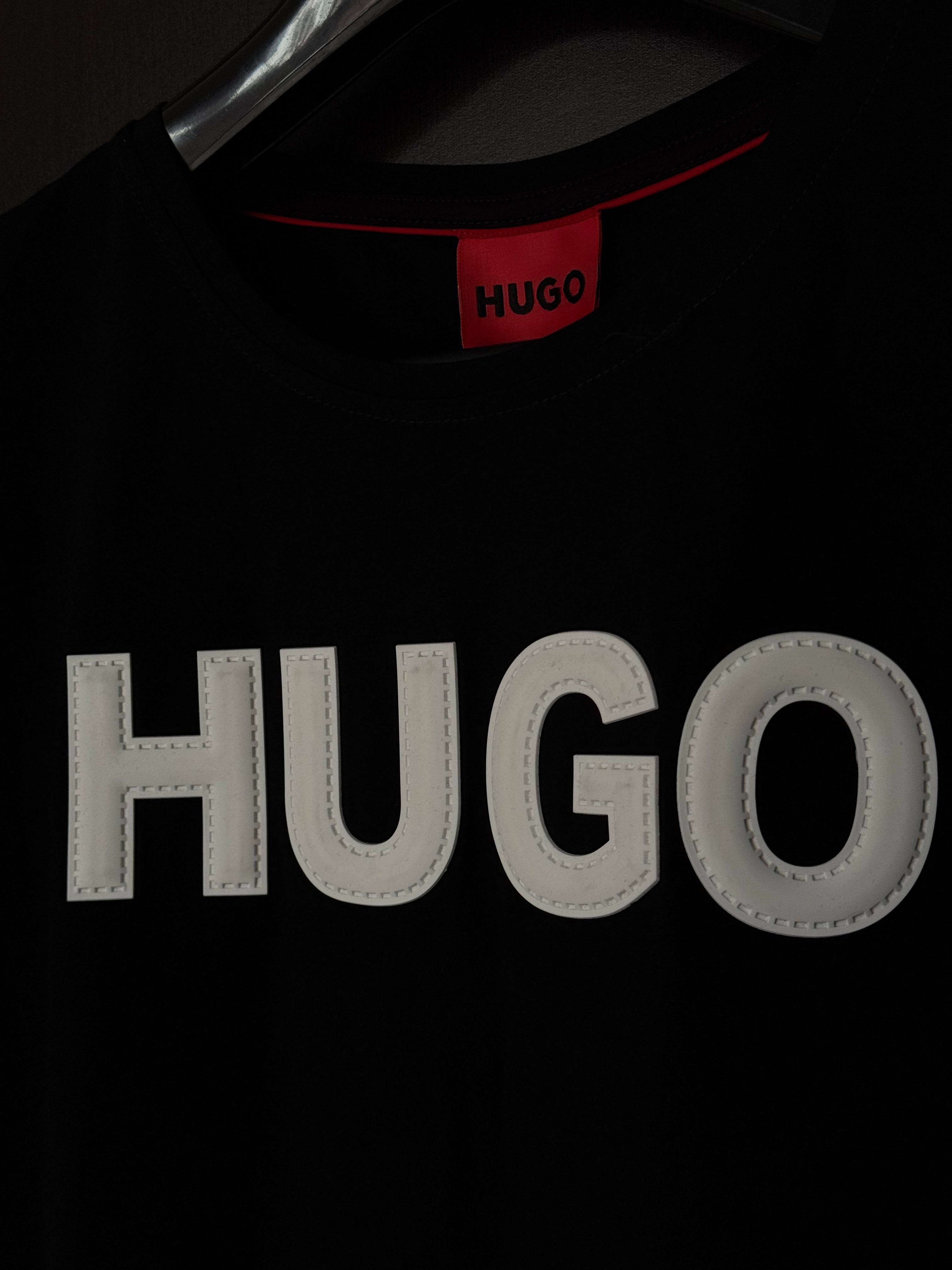 Playera Hugo estampado