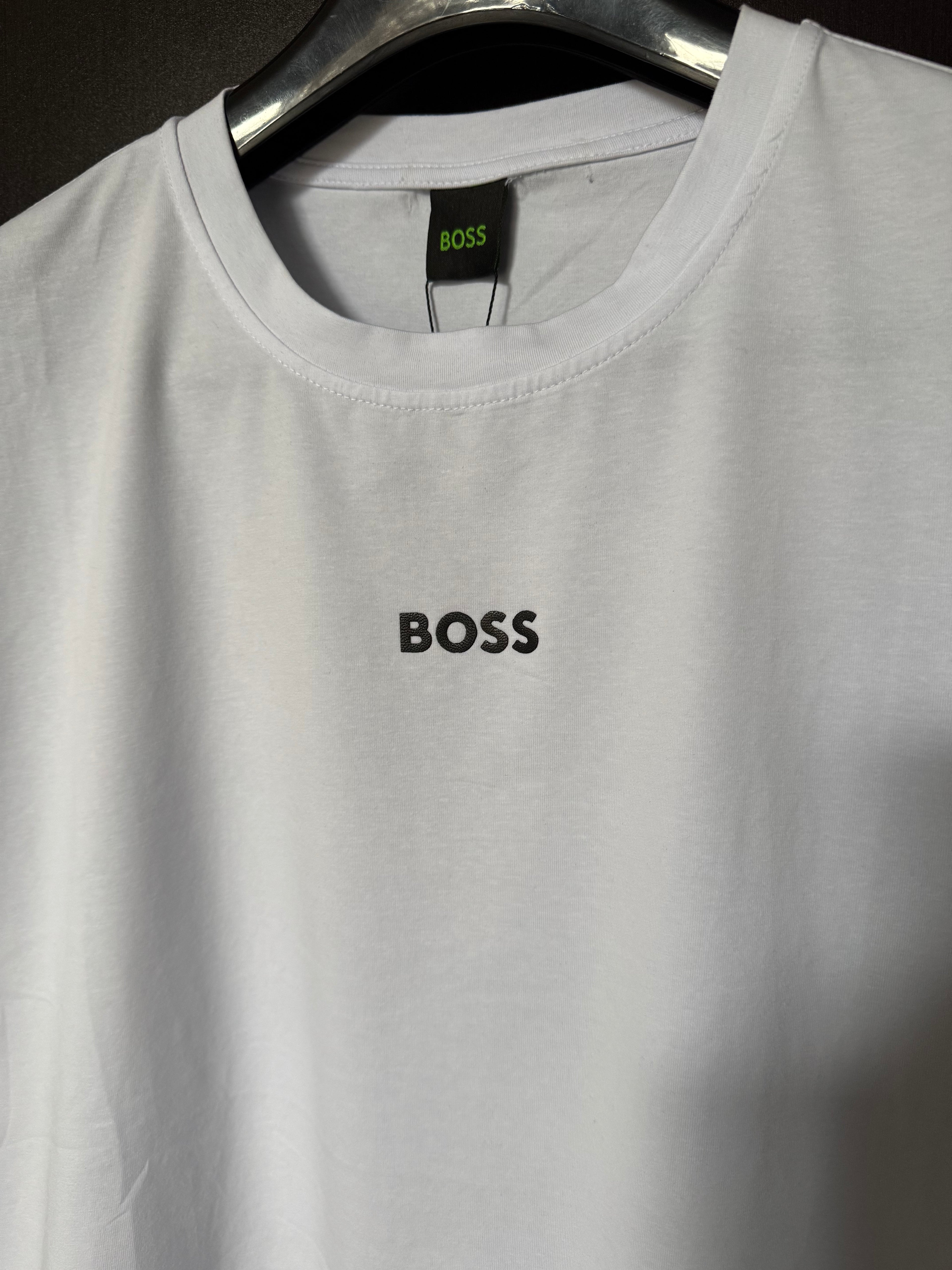 Playera Boss logo discreto